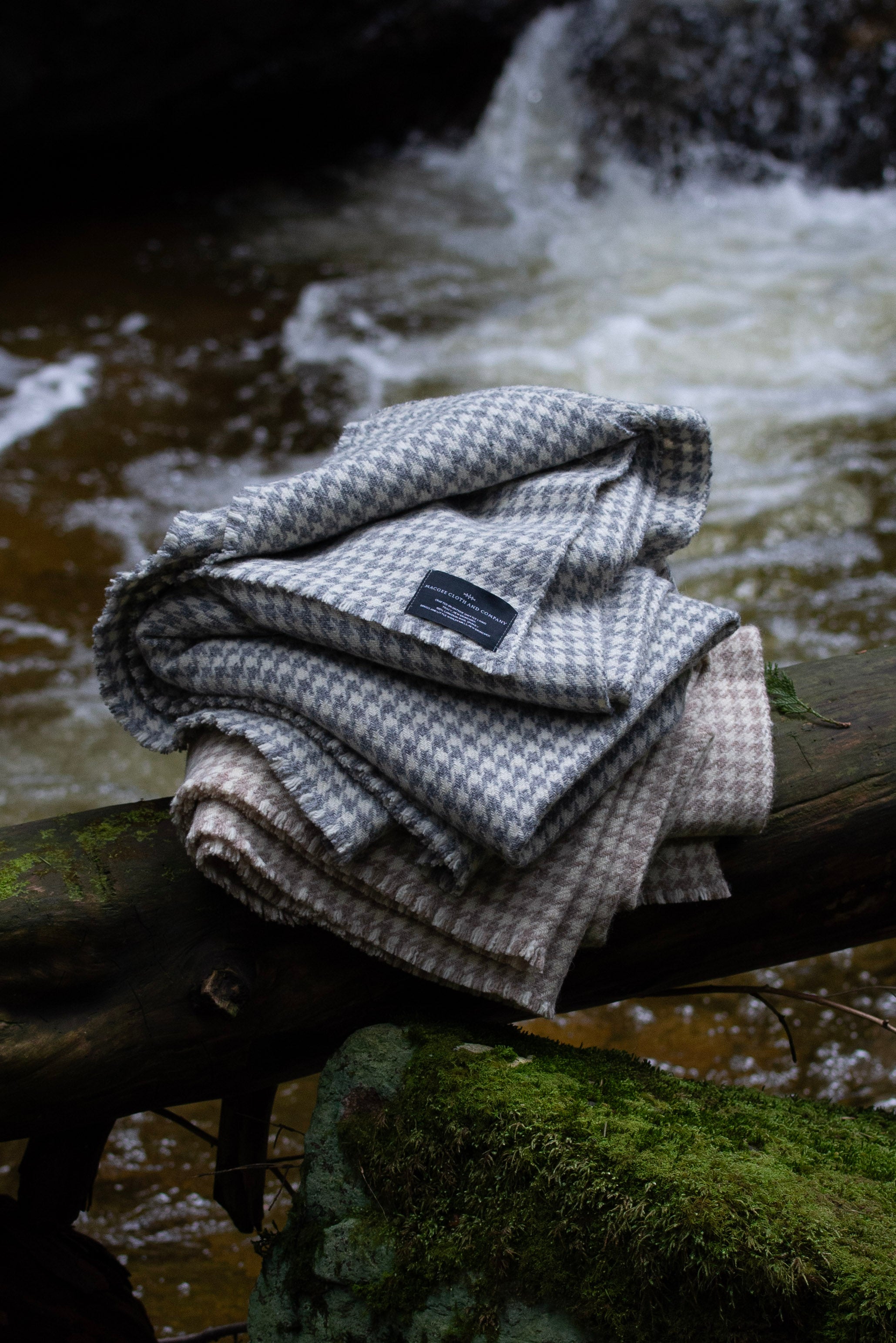 The Canadian Blanket - Grey and Natural Wool Houndstooth