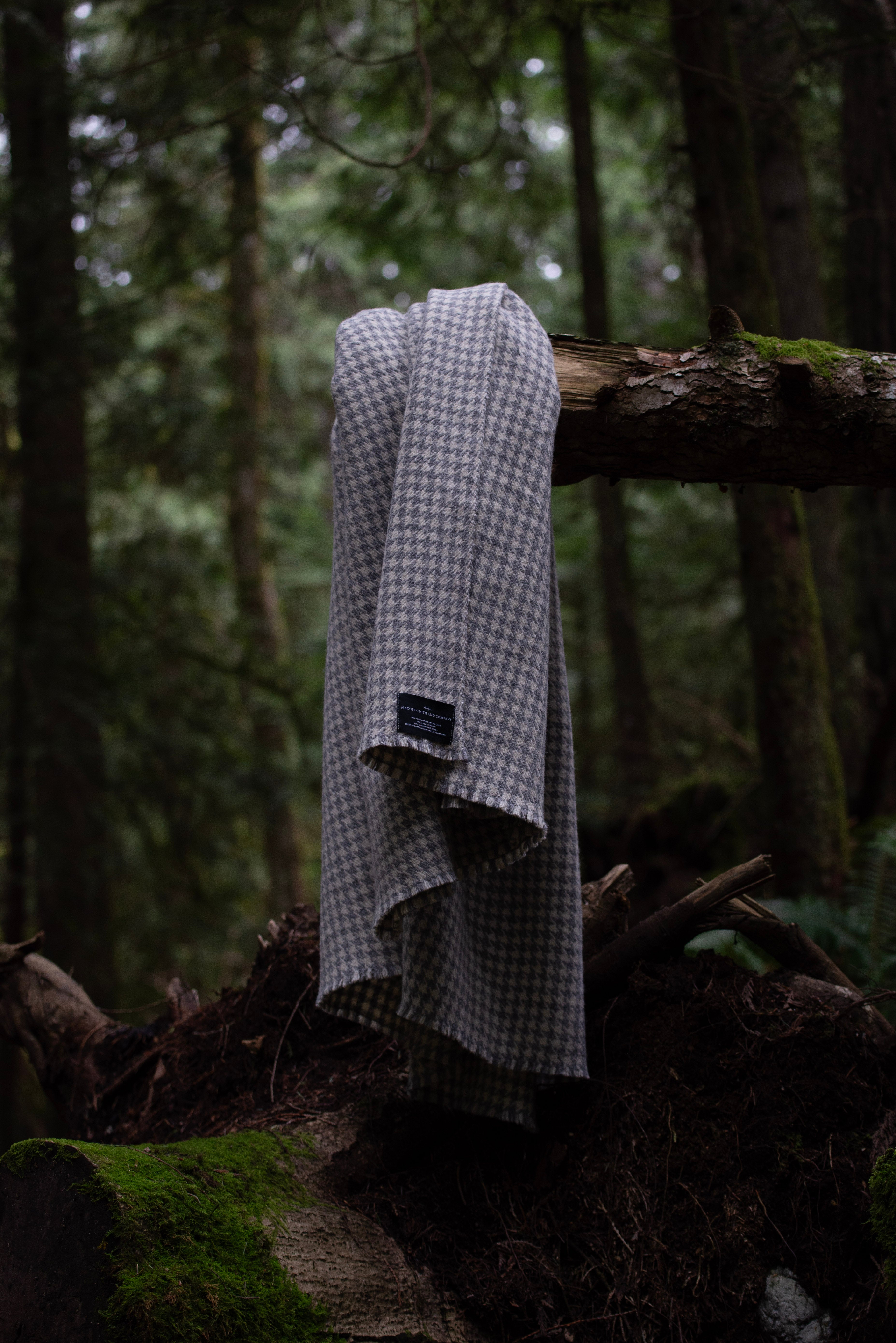 The Canadian Blanket - Grey and Natural Wool Houndstooth